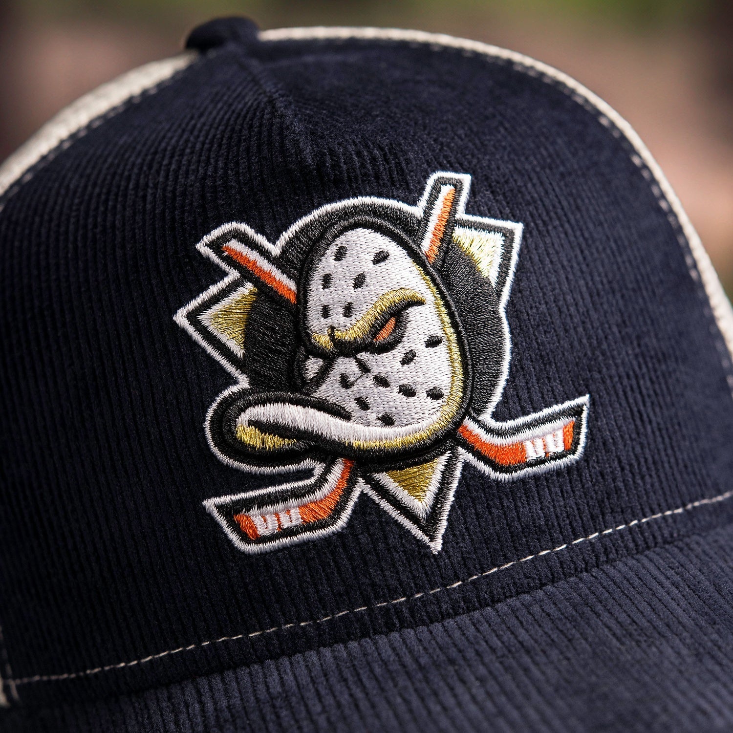 ANAHEIM DUCKS NHL NAVY GRAY UV / NEW ERA 9FORTY A-FRAME TRUCKER
