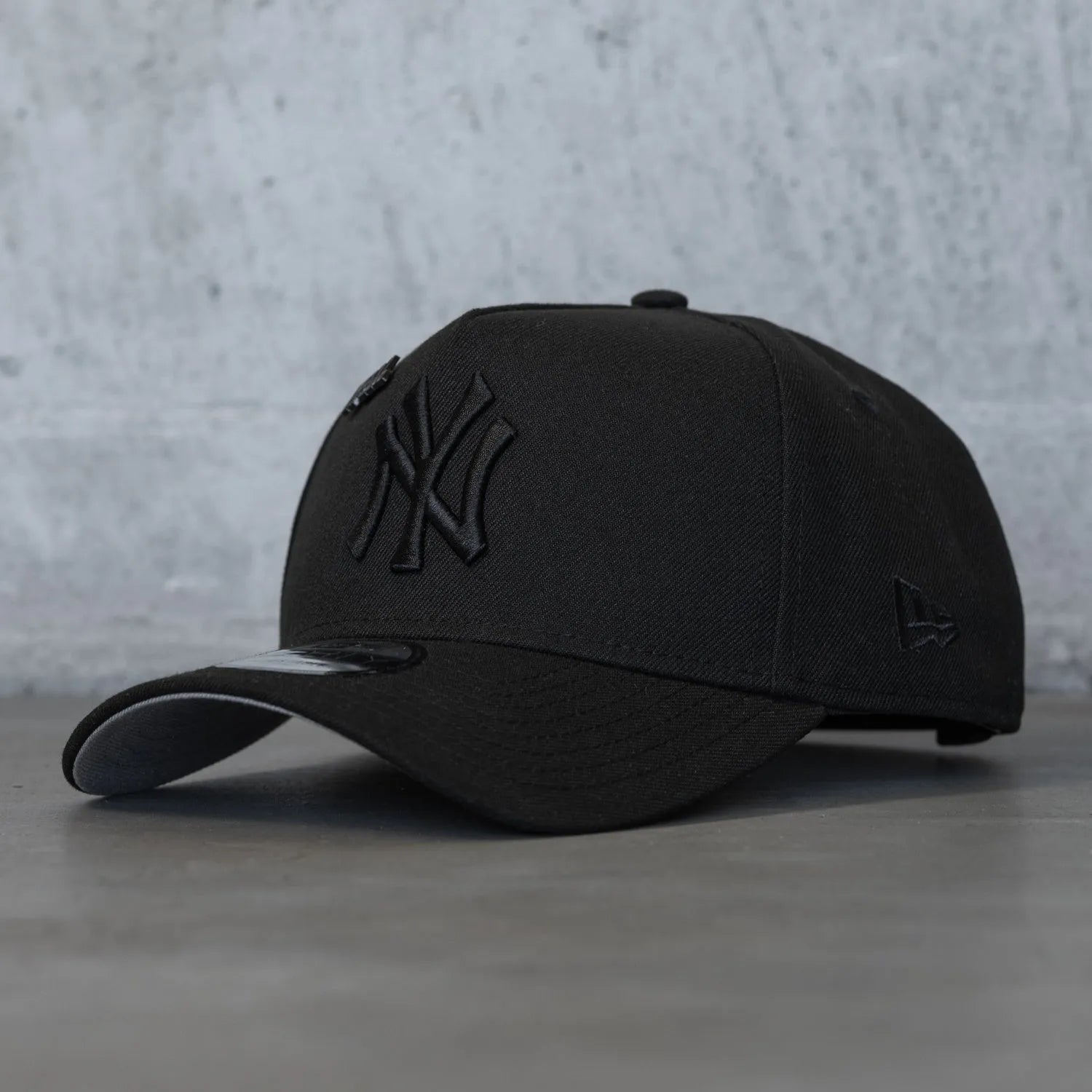 NEW ERA 9FORTY A-FRAME MLB NEW YORK YANKEES BLACK / GREY UV SNAPBACK