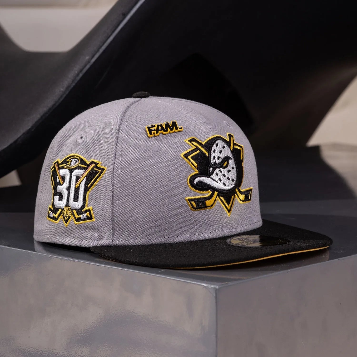 ANAHEIM DUCKS CAP GREY 30TH PATCH / NEW ERA 59FIFTY FITTED
